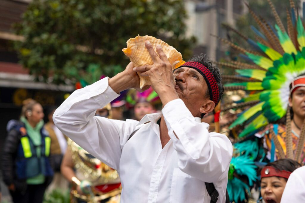 Danzantes en ceremonia de la CDMX