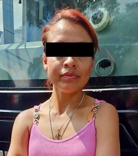 Detienen a dos presuntas carteristas en el RUTA; aseguran 20 teléfonos móviles