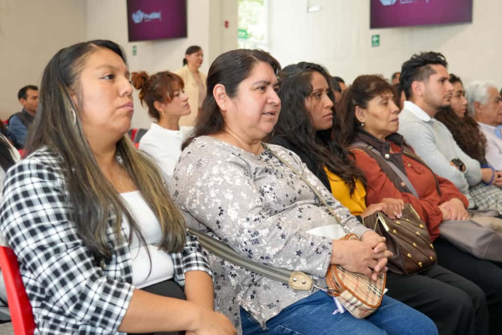 Entregan reconocimiento "Mujeres Imparables" a 200 emprendedoras poblanas