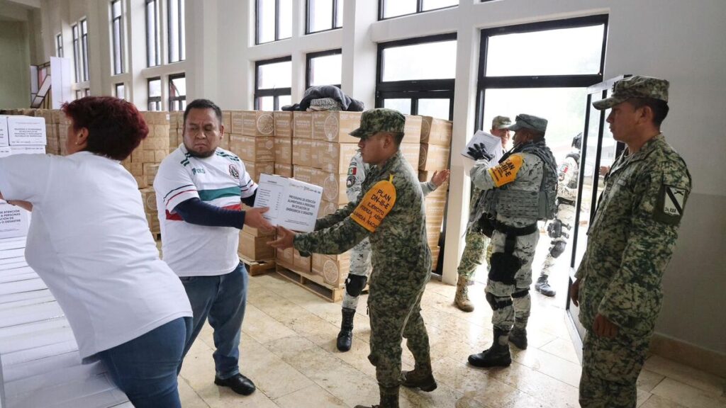 Defensa despliega a 1,047 elementos en Sierra Norte; entregan más de 3 mil despensas