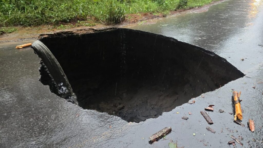 Lluvias en la sierra norte provocan desborde de ríos y deslaves
