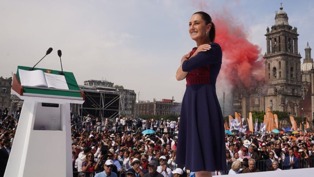 La presidenta Claudia Sheinbaum en el Zócalo de la Ciudad de México