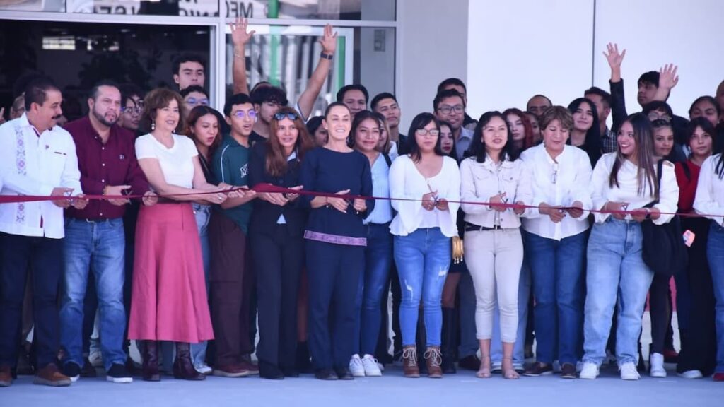 Cierra Secihti 2025 con más de 98 mil becas otorgadas; 3 mil fueron para estudios en extranjero