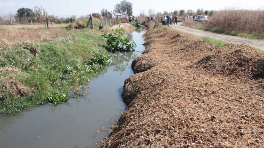 Pobladores de Atzala y Calpan piden solución a aguas negras; edil presentará plan