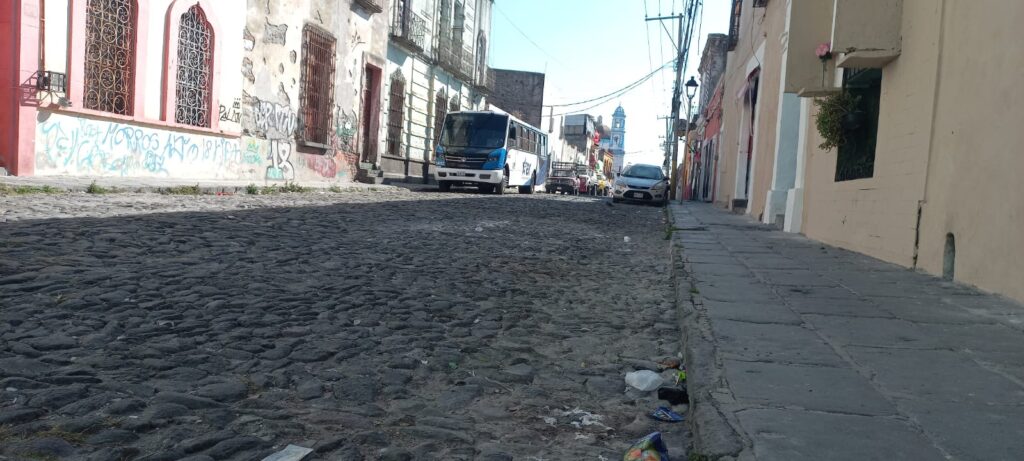 Calle 18 Oriente tras rehabilitación en El Alto