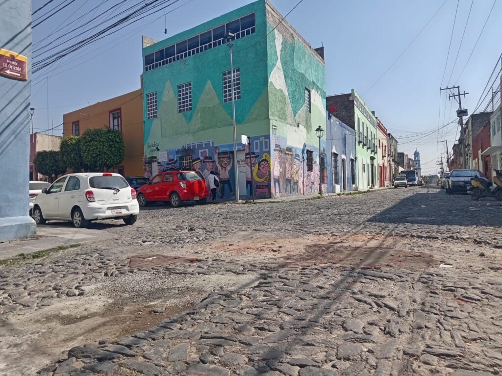 Esto del empedrado en la calle 18 Oriente de El Alto