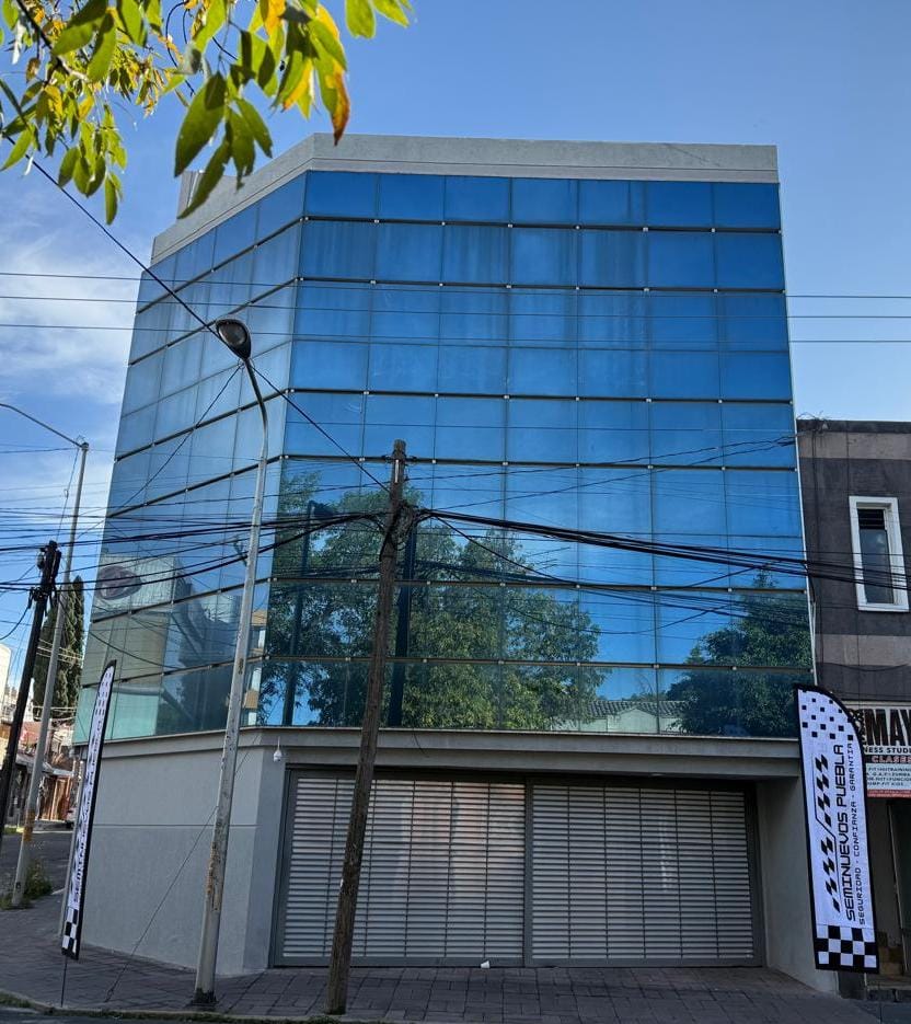 Fachada de agencia seminuevos Puebla
