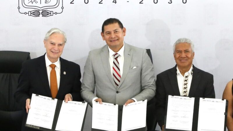 Udlap acuerda con SEP becar al 100% a 300 docentes para maestría en educación