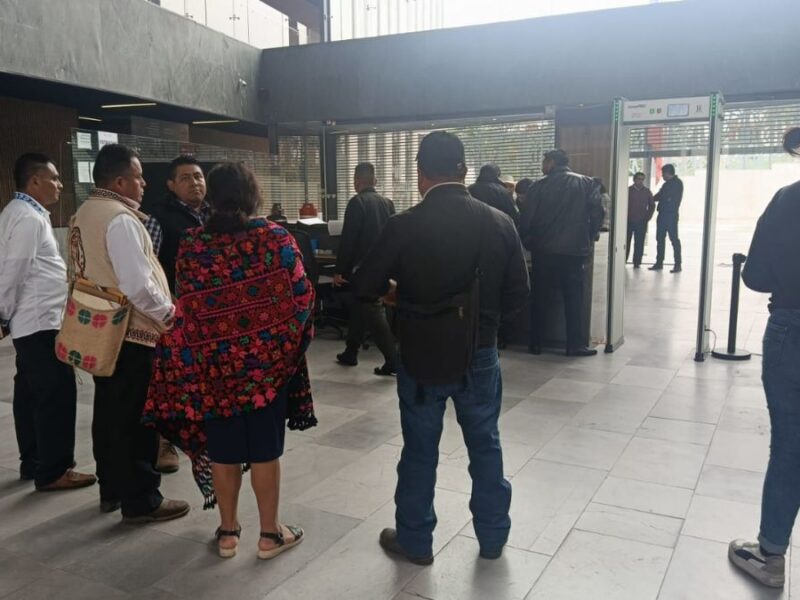 Pobladores de Hueyapan protestan en Congreso de Puebla por límites territoriales; Atempan pide respetar fallo de SCJN