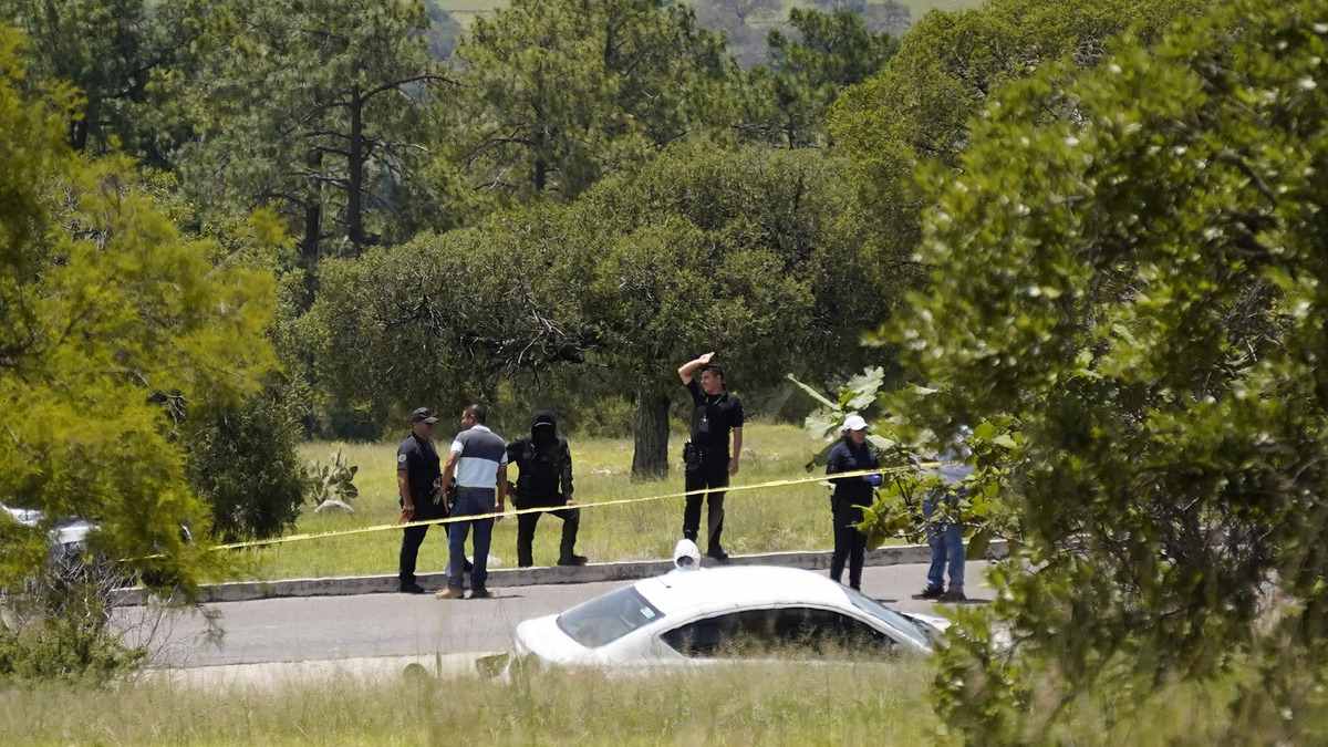 En Cuautinchán, encuentran 4 cuerpos al interior de vehículo abandonado